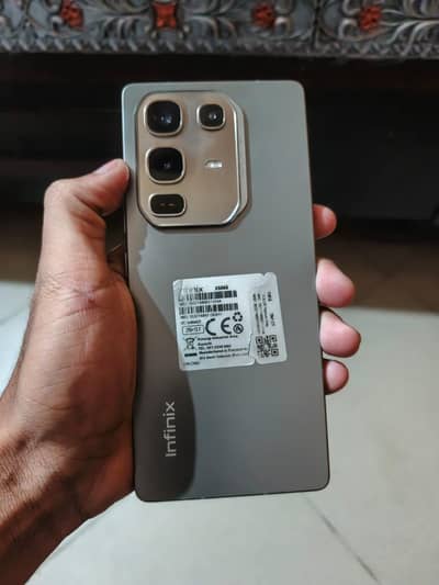 infinix note 50 pro 10/10 condition with box and cargar our wireless