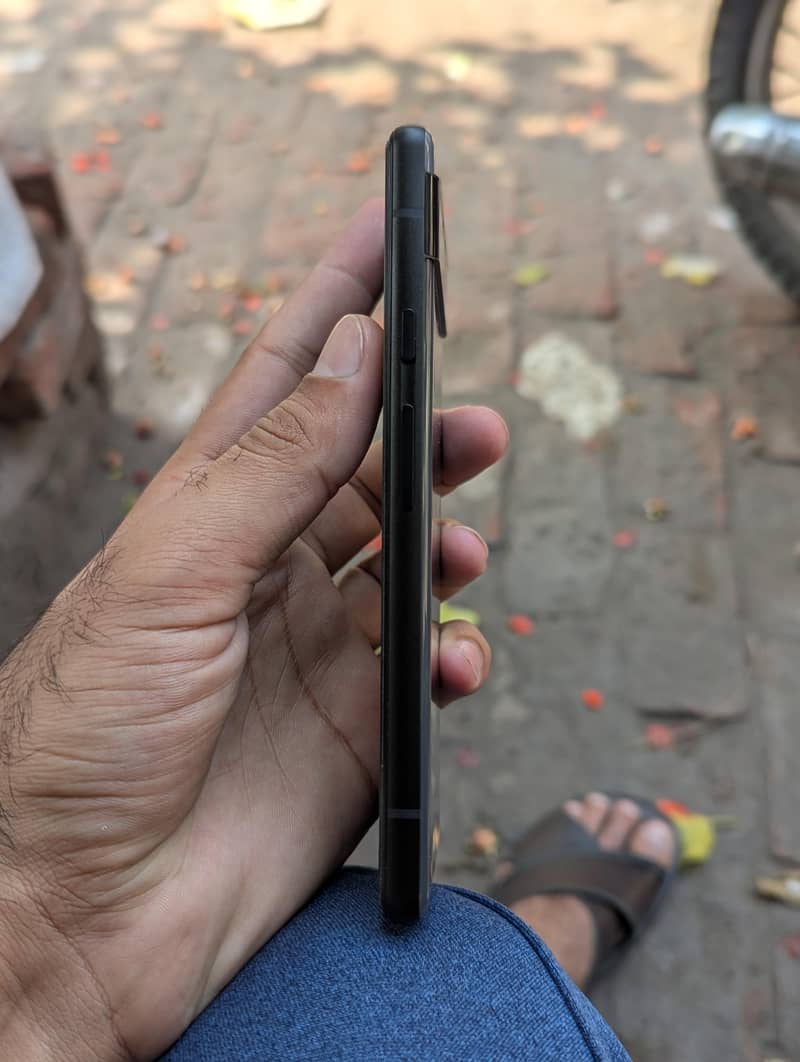 Google pixel 6a 3