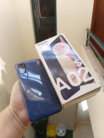 samsung galaxy A02s complete box accessoriesladies hand used