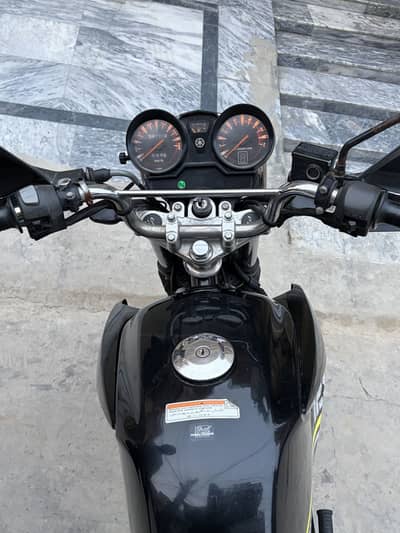 Yamaha YBR 125-G BLACK