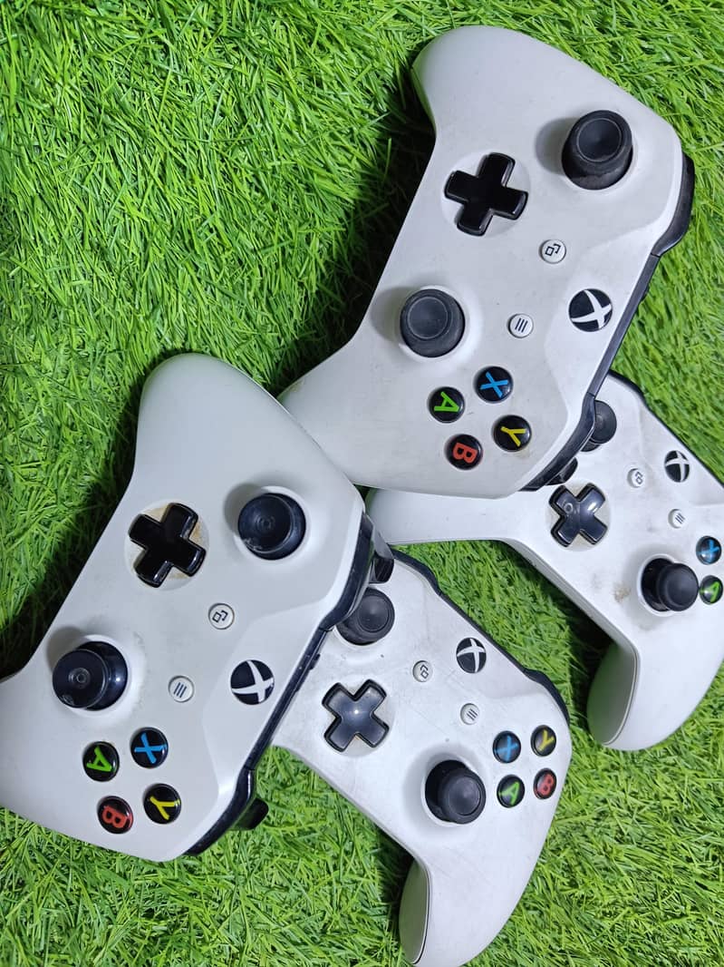Xbox One S Controller 2