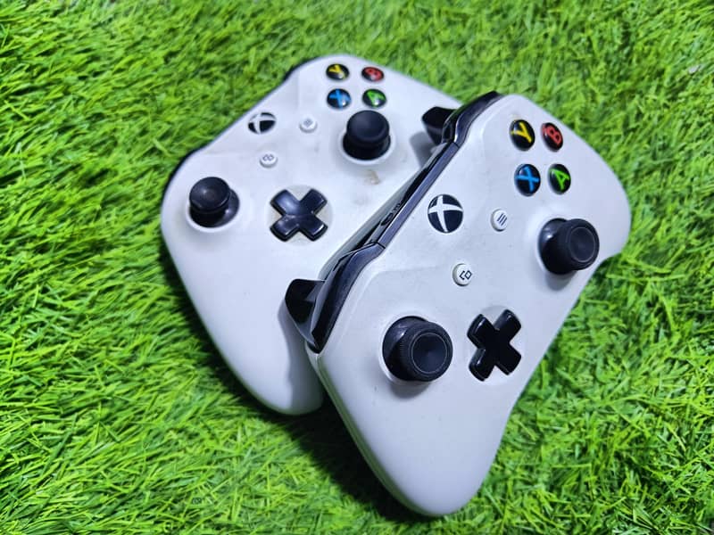 Xbox One S Controller 3