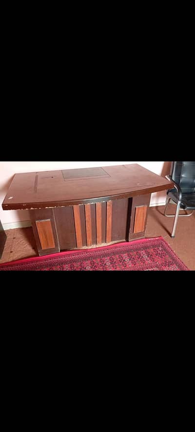 1 Office table and 6 chairs