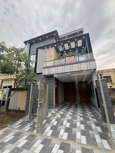 5 marla brand new modern house for sale