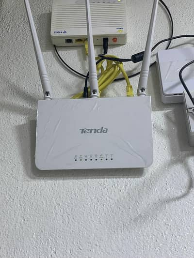 Tenda F3 internet modem / Device For sale