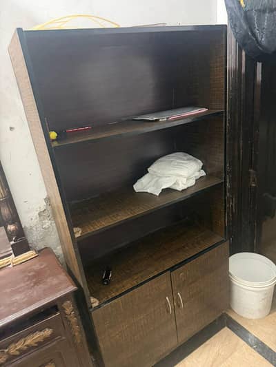 Book Shelves & Racks Table