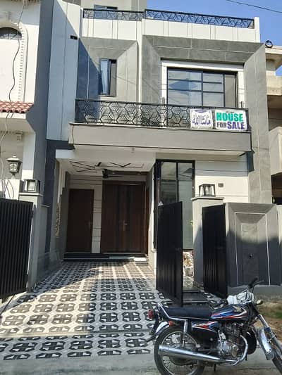 Your Dream 5 Marla House Is Available In Formanites Housing Scheme - Block J