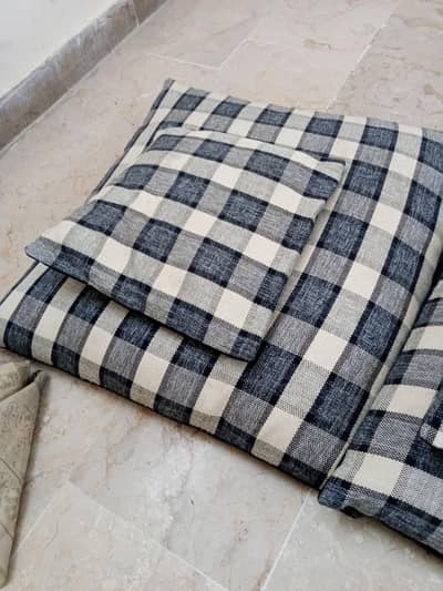 floor cushions four peace