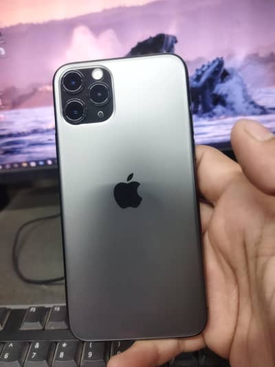 Iphone 11 pro (Factory Unlocked)