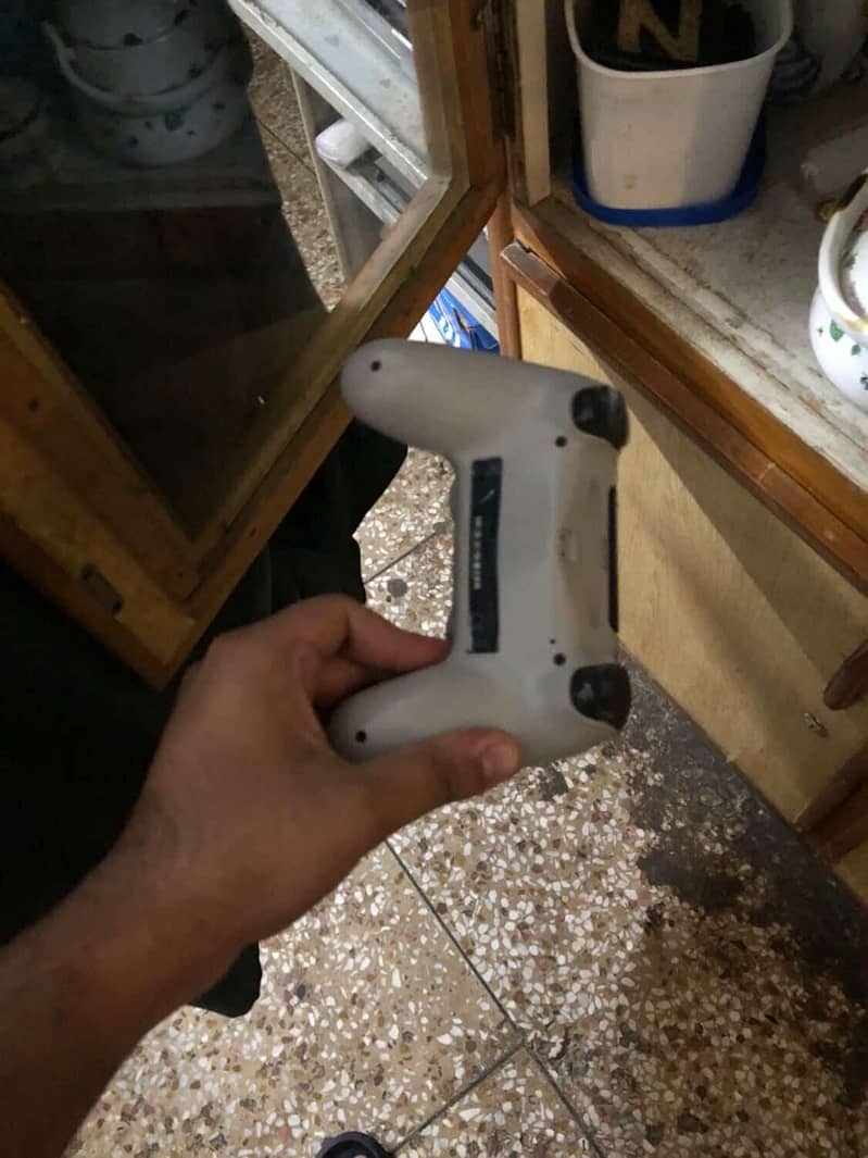 Ps4 limited edition controller 1