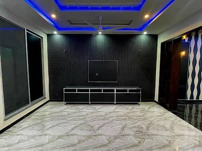 Formanites Housing Scheme - Block E House Sized 10 Marla For Sale