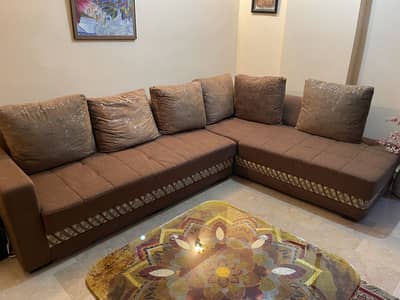 L Shape 7 seater with Center table