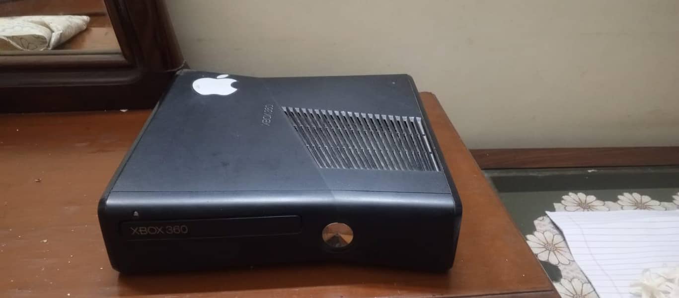 Xbox360 slim 1