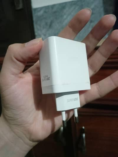 120W SuperVOOC Charging adapter