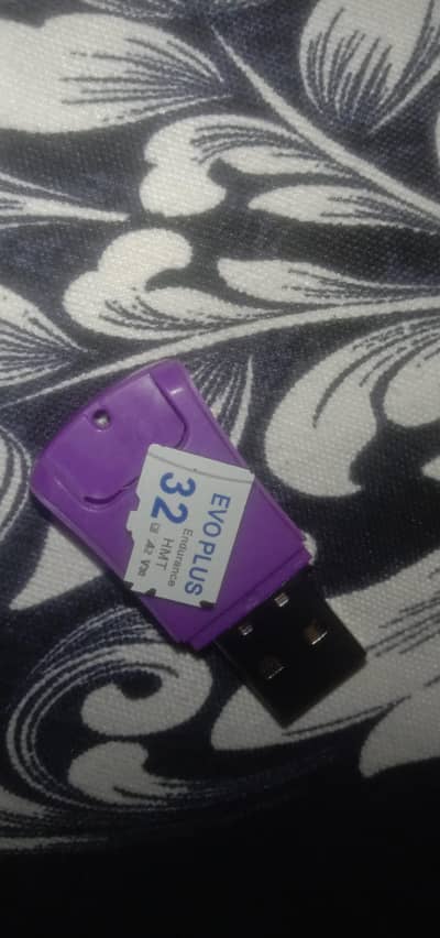 32gb memory card Evo plus With Card reader
