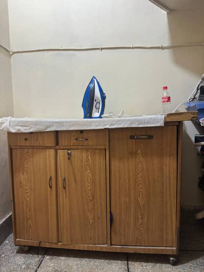 iron stand with lock drawers