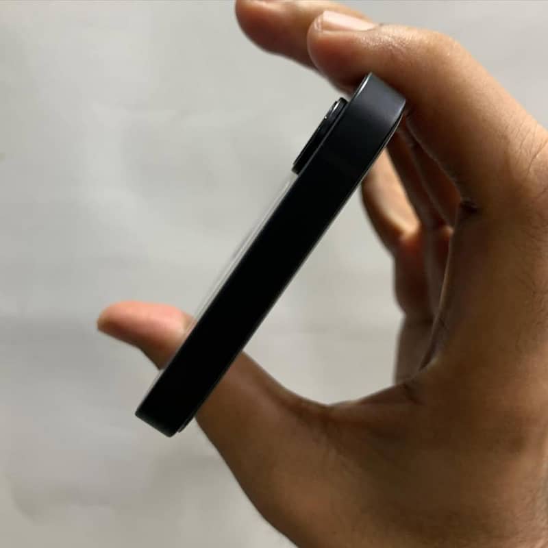 IPHONE 16 E  fully ok condition 3