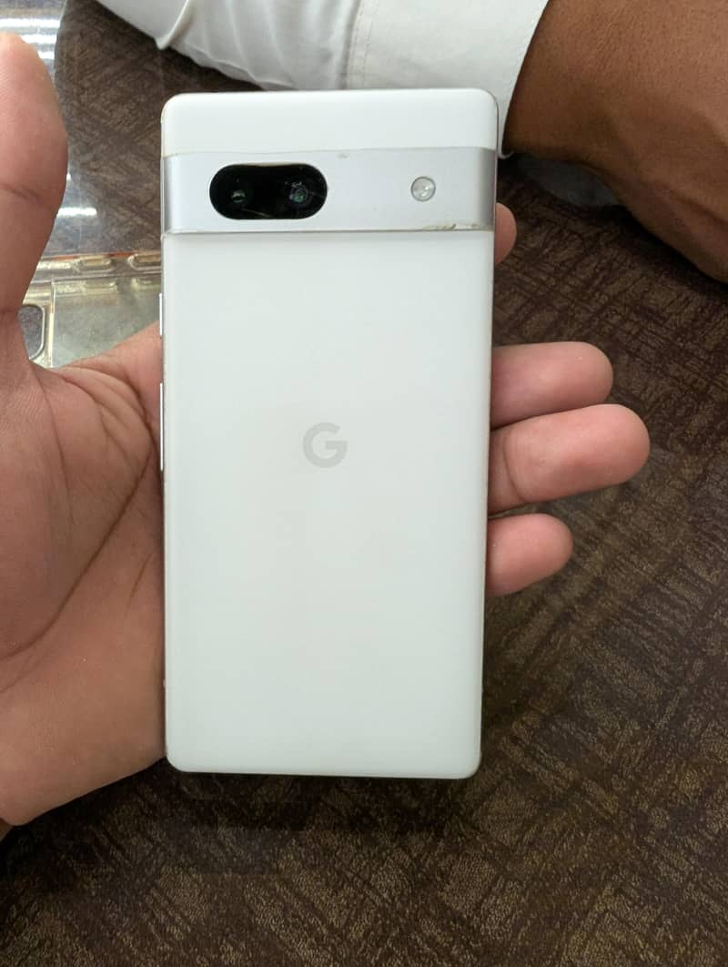Google pixel 7a 4