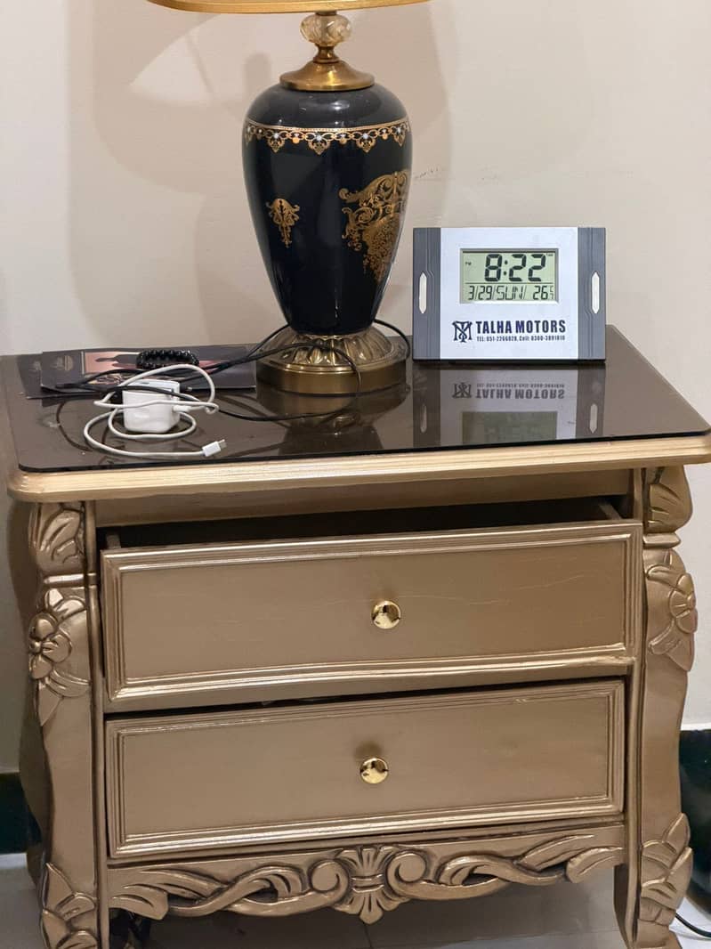 Bed 2 sight Table dressing table 03365357266 0