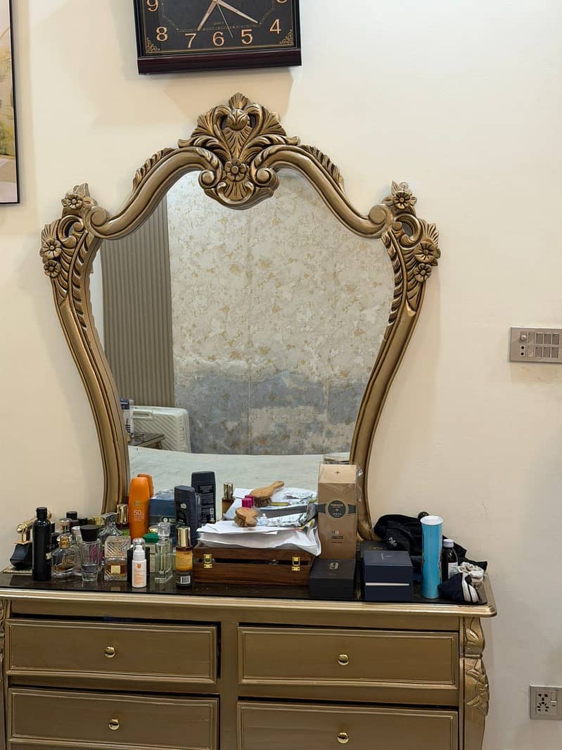 Bed 2 sight Table dressing table 03365357266 1