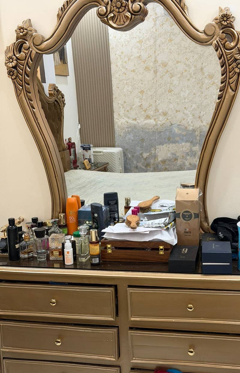 Bed 2 sight Table dressing table 03365357266 3