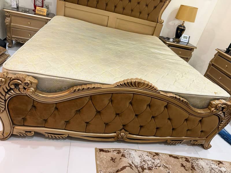 Bed 2 sight Table dressing table 03365357266 4