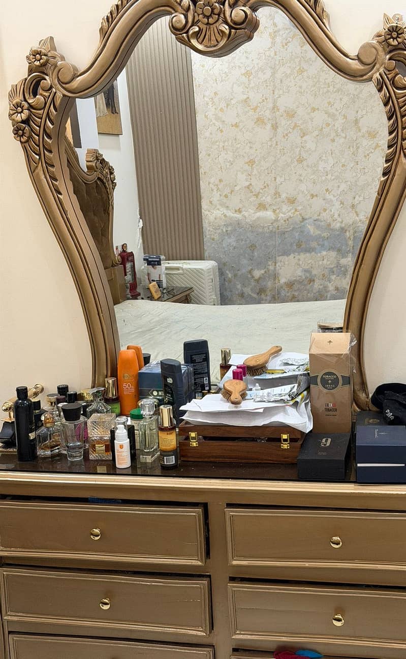 Bed 2 sight Table dressing table 03365357266 7