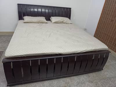 Queen Size wooden bed with spring mattress of Diamond Supreme