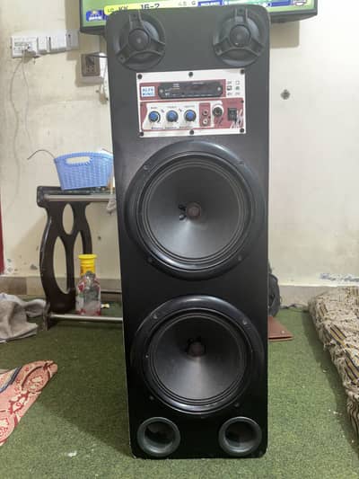 Speakers 8 inch 2 tweaters Copper transformer.