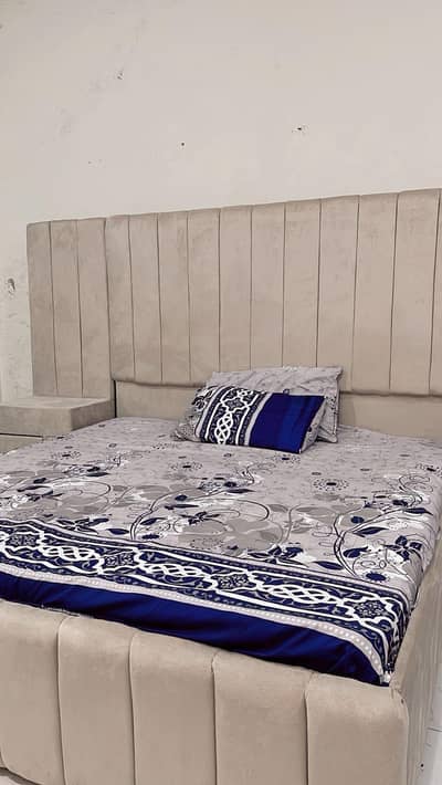 SPECIAL OFFER. allover poshish bedset , side tables, dressing