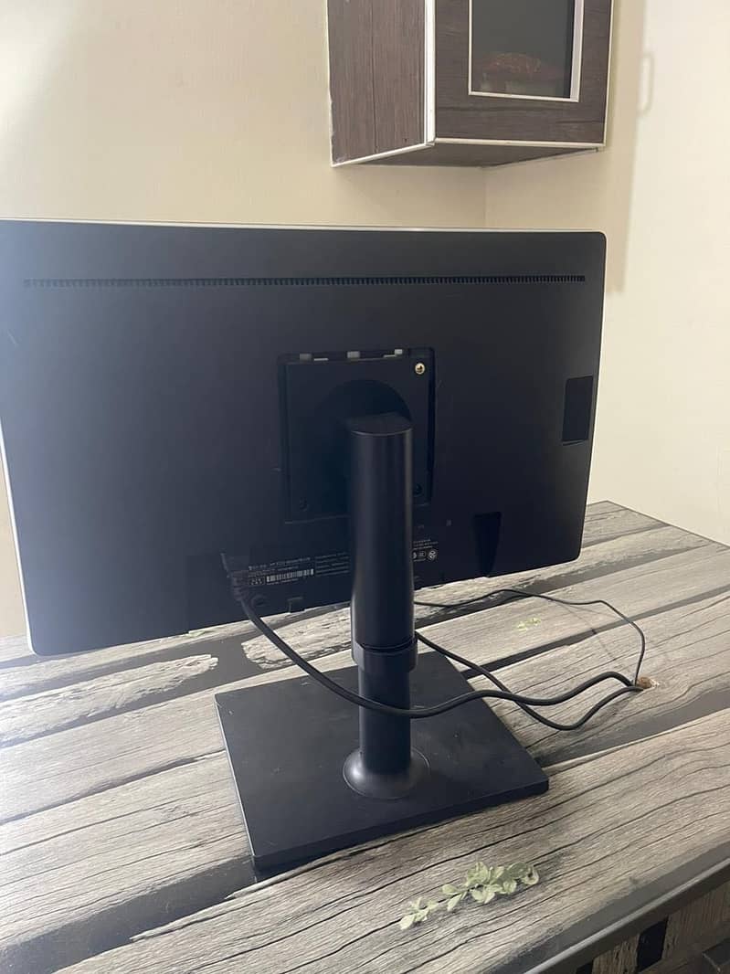 Full setup. CPU LCD chair table 4