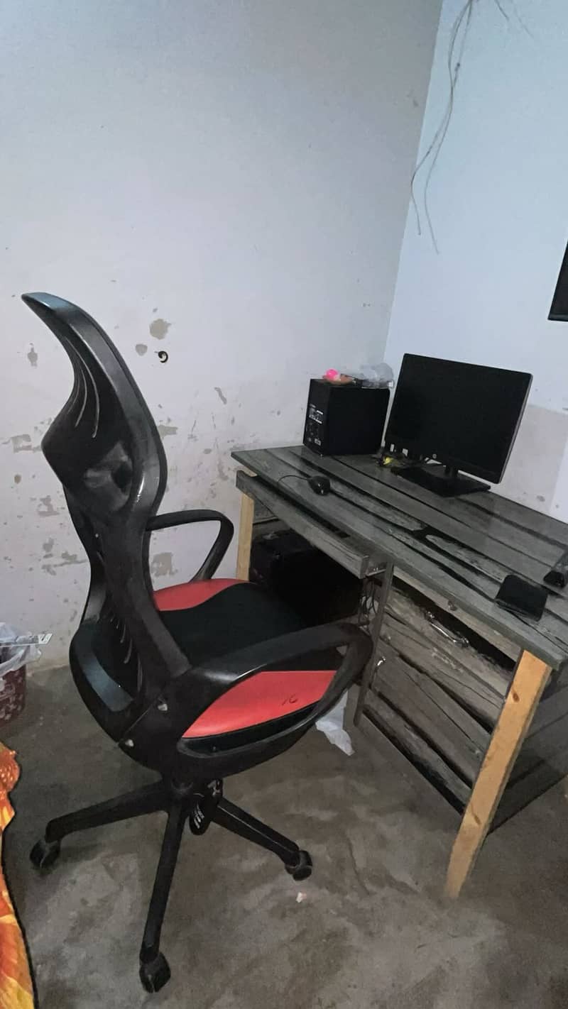 Full setup. CPU LCD chair table 7