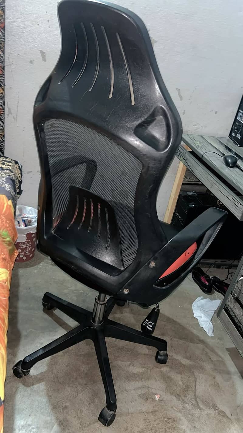 Full setup. CPU LCD chair table 8