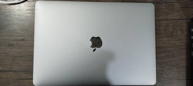 MacBook pro 2019 core i7, 13 inches