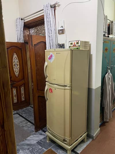 pel refrigerator condition like new