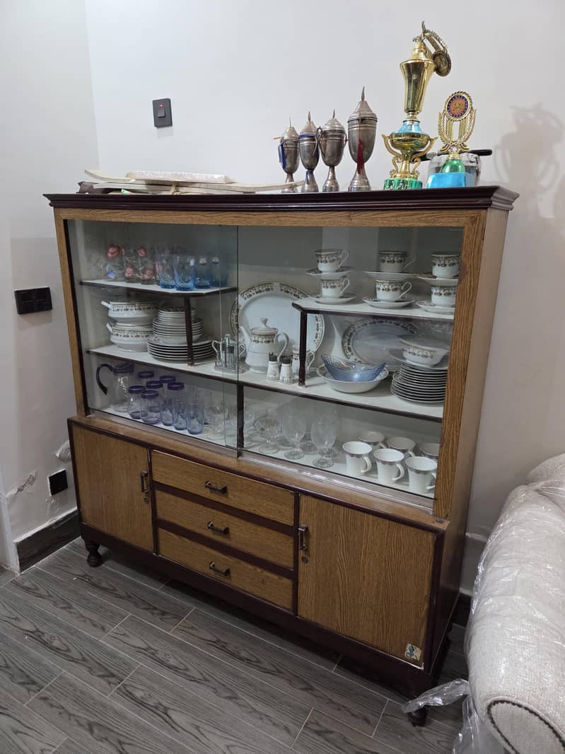 Showcase 5 by 5 ft 1