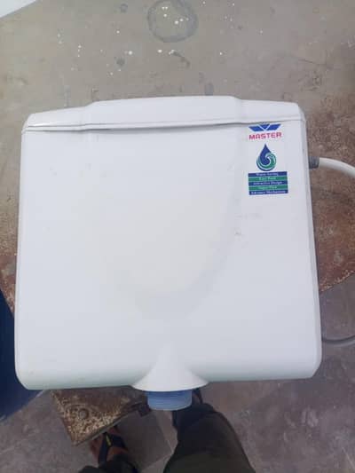 WC flush tank in used condition pkr 3500