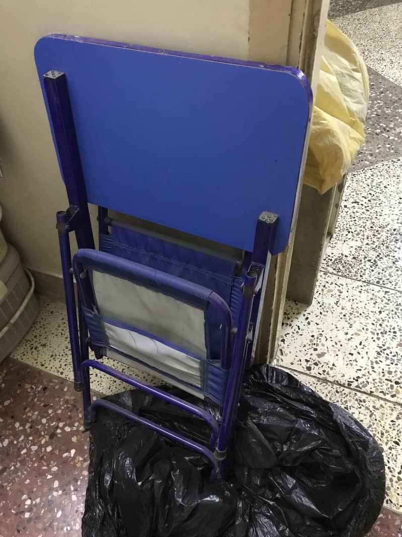 Foldable study table 0