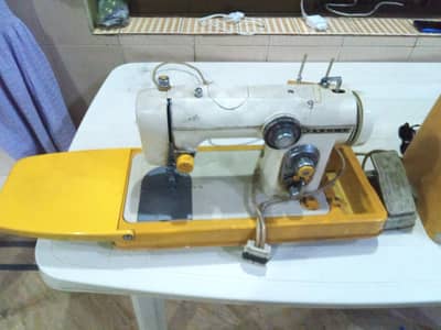 ZIG ZAG STITCH MACHINE