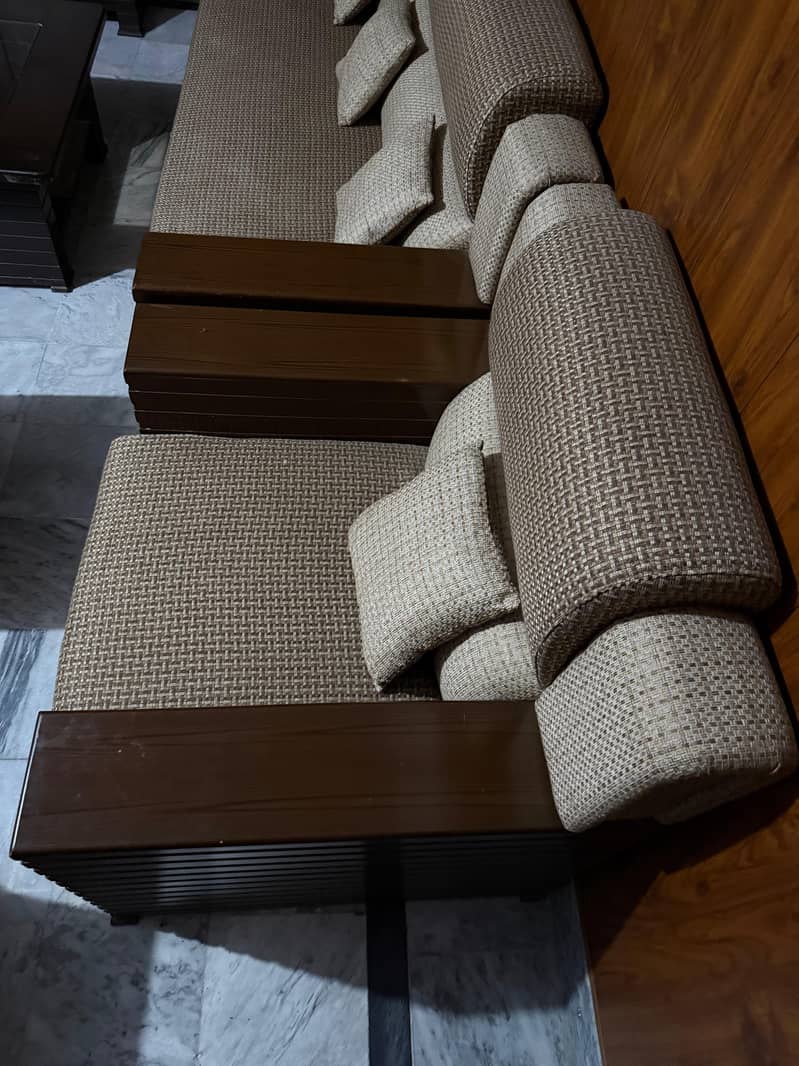 sofas well maintained 4