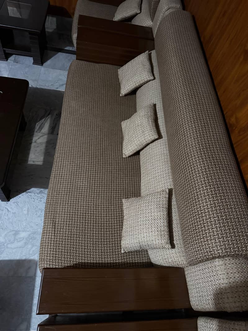 sofas well maintained 5