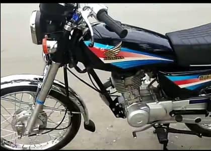 Honda bike 125cc argent for sale.  03158937881