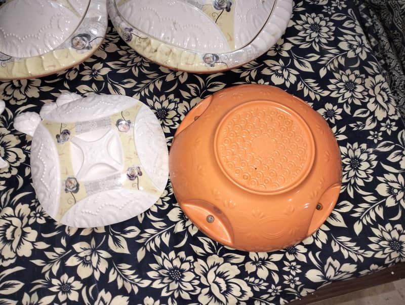 Plastic dinner set 1