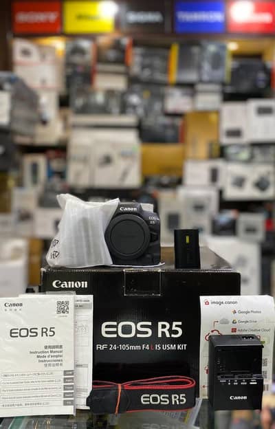 Canon Eos R5 Body Only  (Complete Box)