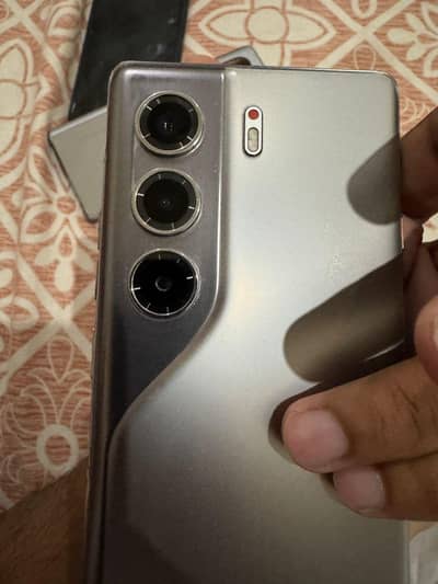 I am selling my Techno Camon 40 pro