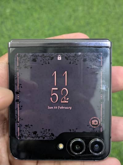 Samsung Z Flip 5 10/10 Non PTA