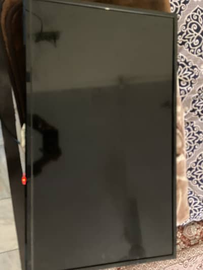 Samsung 32” LED TV for Sale – Minor Line on Screen