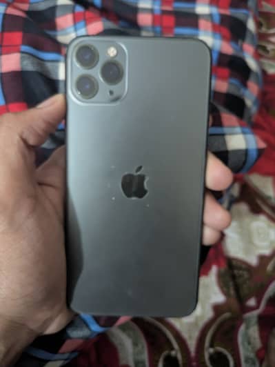 i phone 11 pro max Factory unlock with box 10by10 condition