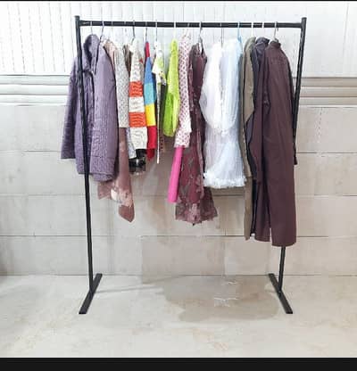 CLOTHES HANGING STAND