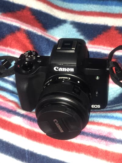 Canon M50